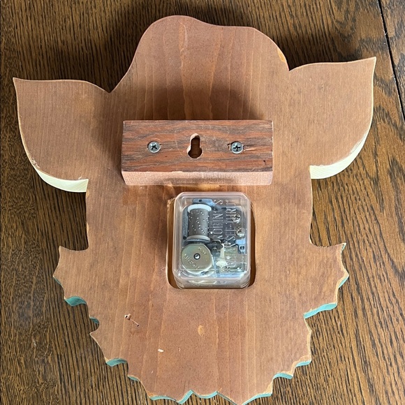 Hand Painted OOAK Rudolph Musical Box - Picture 4 of 5